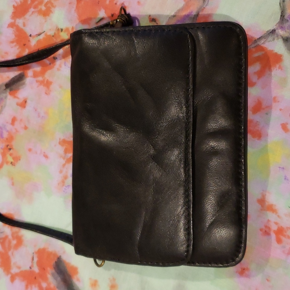 Wilson black leather wallet bag